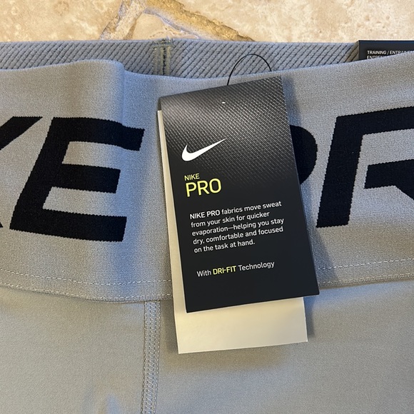 Nike Pro Leggings - Picture 2 of 5